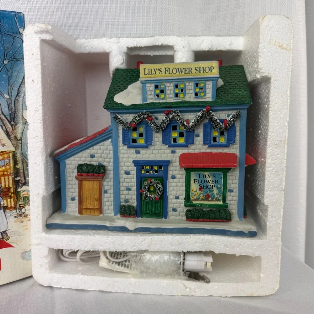 VTG Holiday Living Lily's Flower Shop Porcelain Lighted House Christmas Village